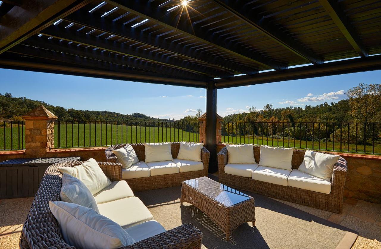 Cal Bisbe, Your Rural Holiday Home Capmany 外观 照片