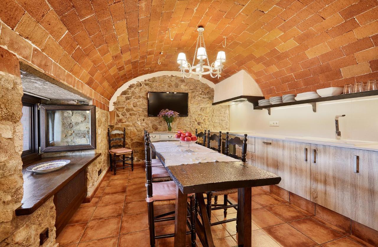 Cal Bisbe, Your Rural Holiday Home Capmany 外观 照片