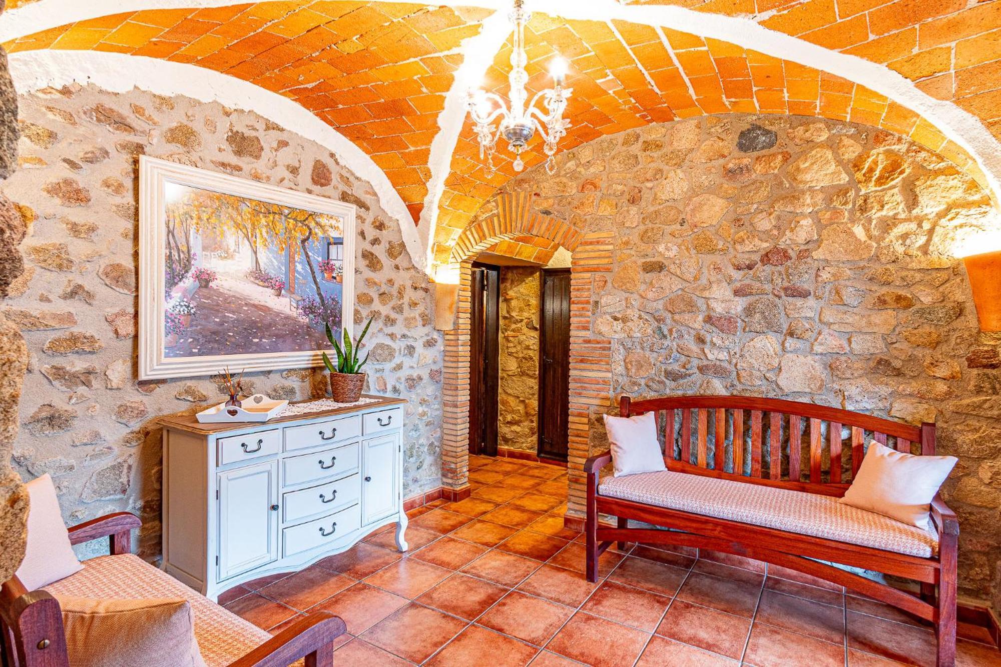 Cal Bisbe, Your Rural Holiday Home Capmany 外观 照片