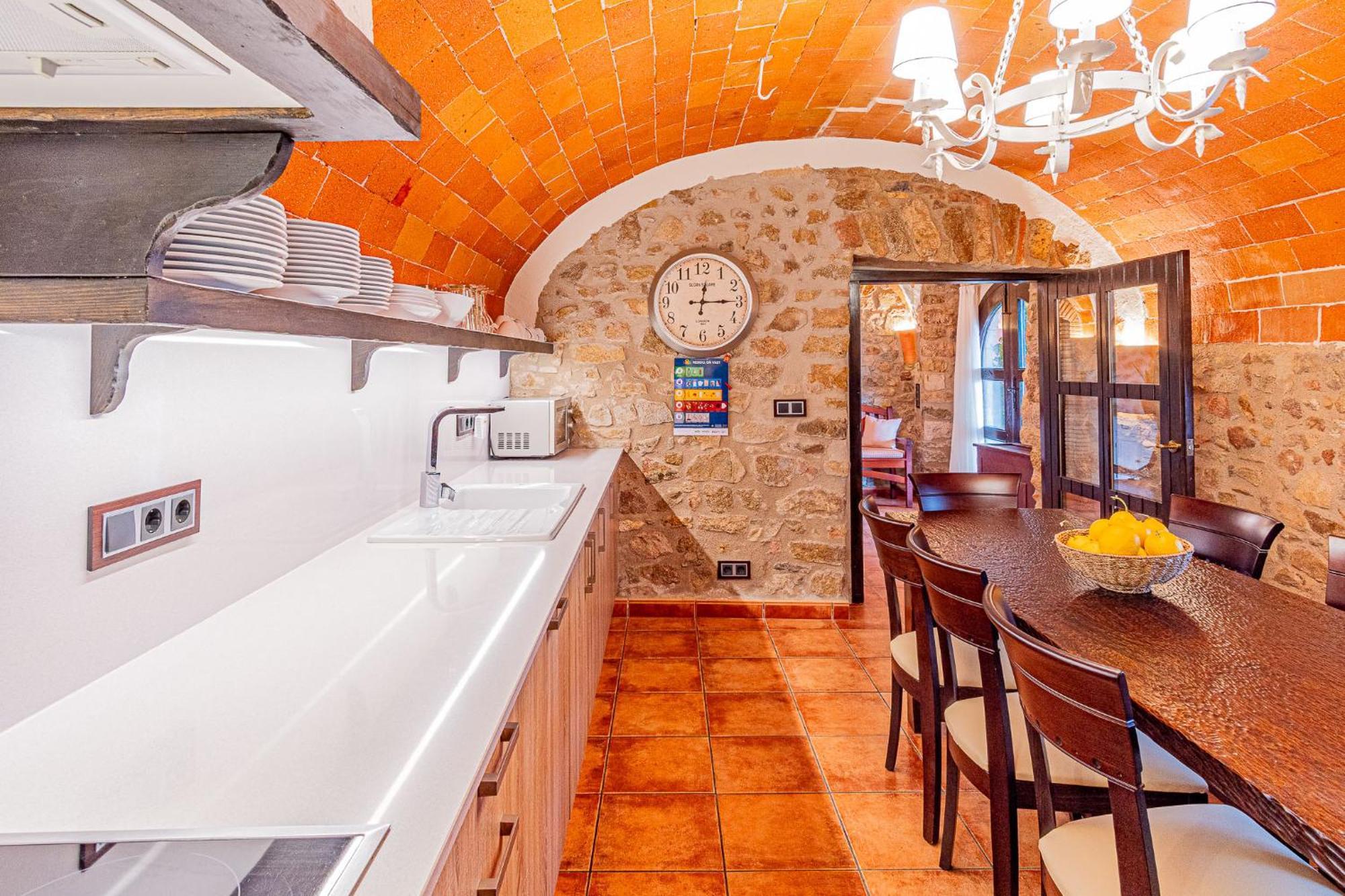 Cal Bisbe, Your Rural Holiday Home Capmany 外观 照片