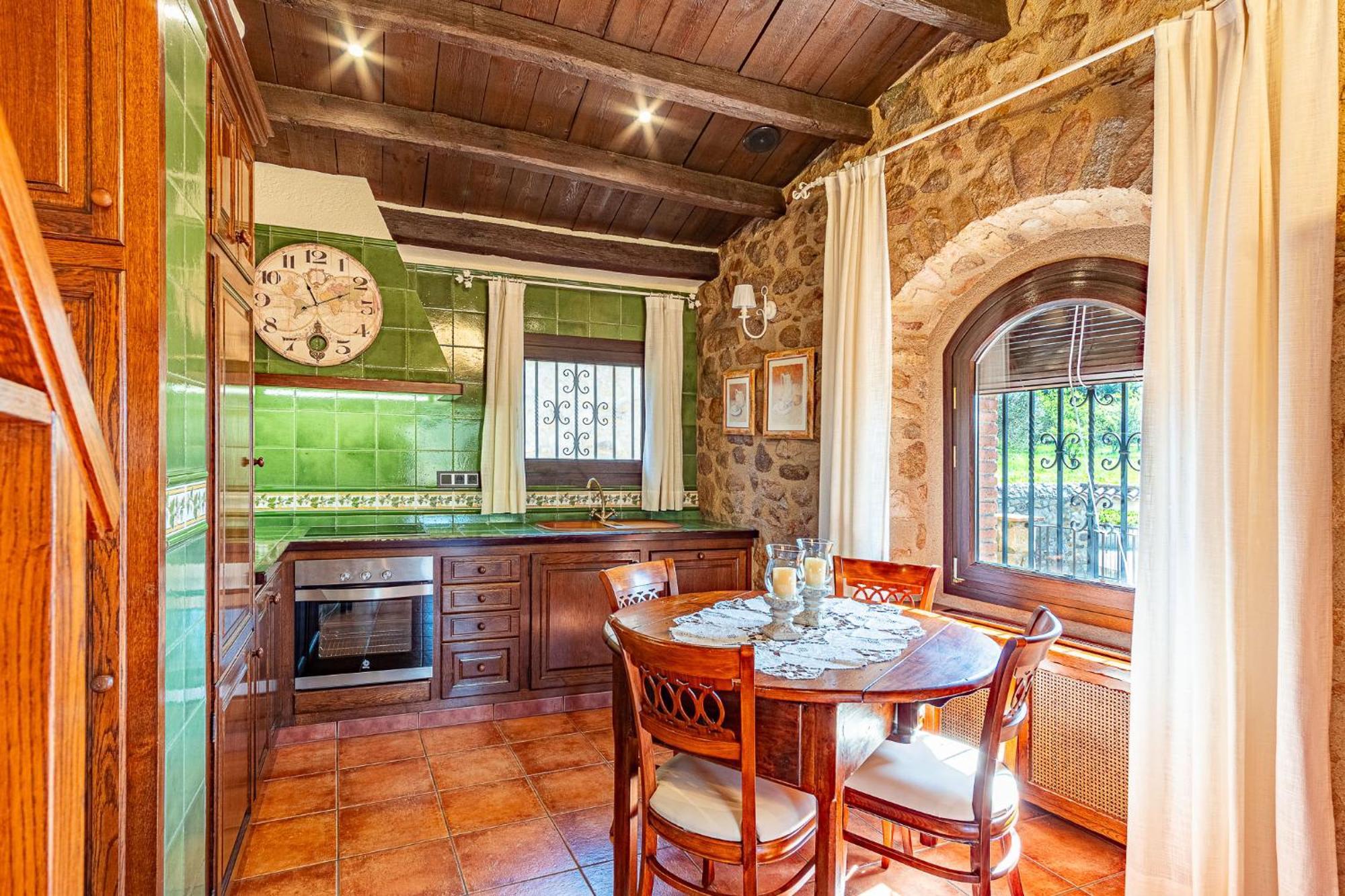Cal Bisbe, Your Rural Holiday Home Capmany 外观 照片