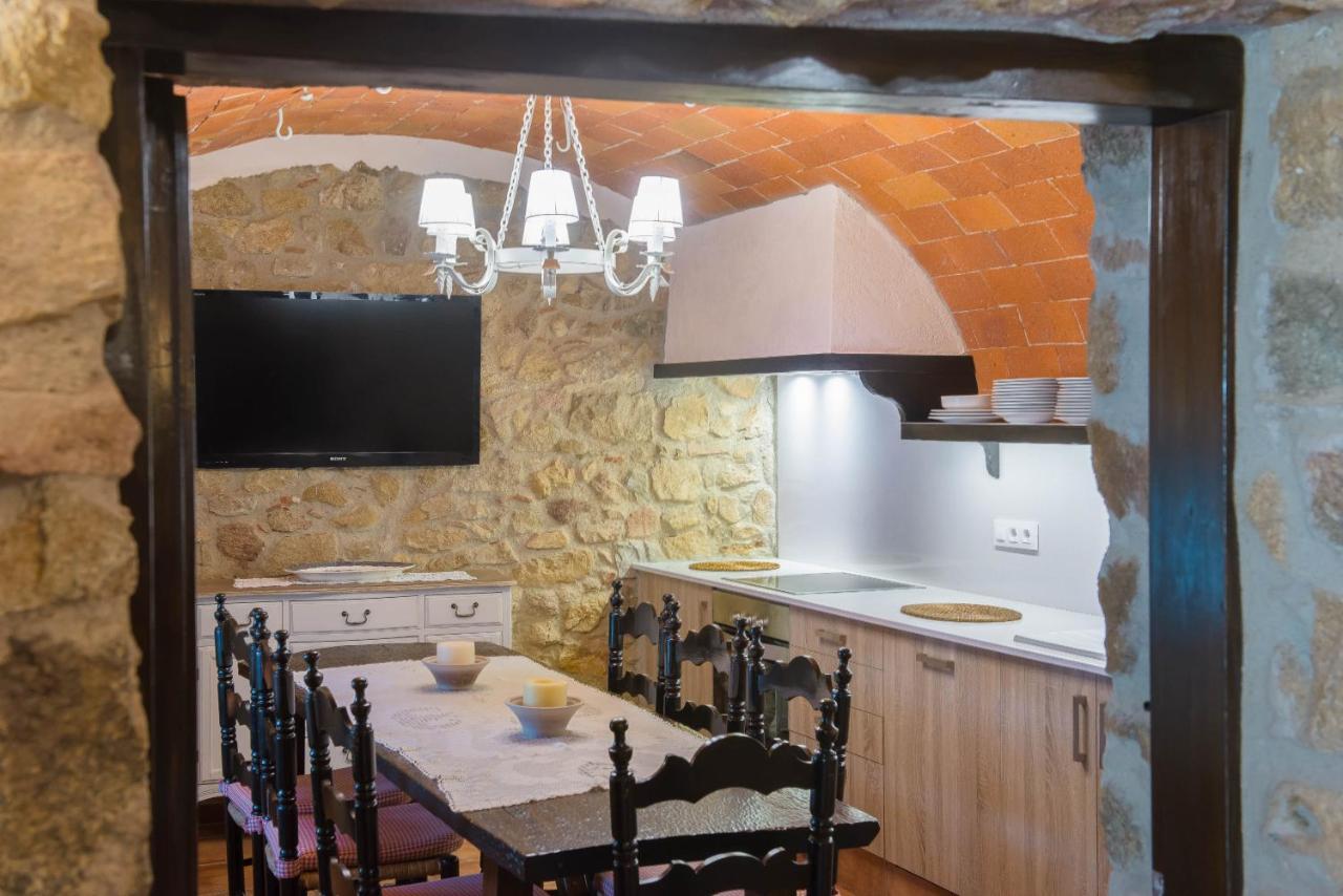 Cal Bisbe, Your Rural Holiday Home Capmany 外观 照片