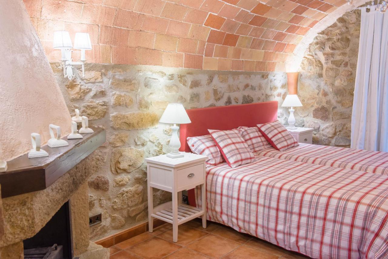 Cal Bisbe, Your Rural Holiday Home Capmany 外观 照片