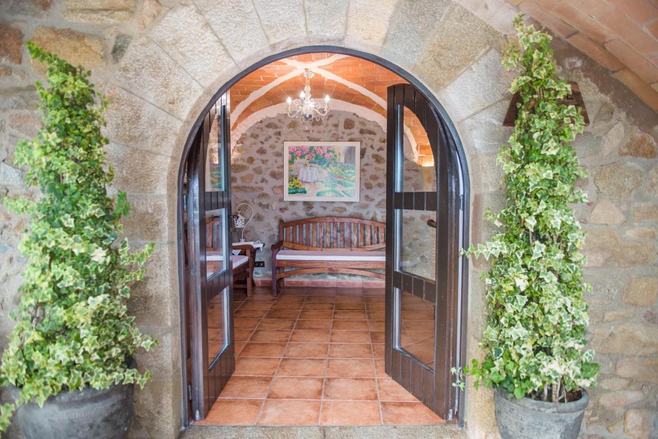 Cal Bisbe, Your Rural Holiday Home Capmany 外观 照片